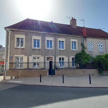 Les Gites Du Chateau Châteaumeillant Esterno foto