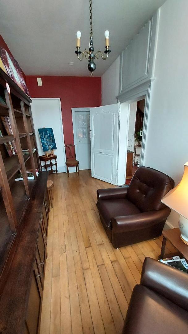 Les Gites Du Chateau Châteaumeillant Esterno foto
